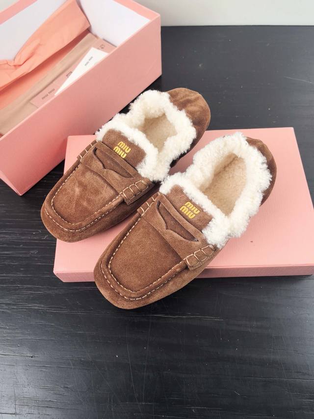 Miumiu Miu Miu 2025 Fall/Winter Runway Slip-On Driving Shoes and Furry LoafersTh