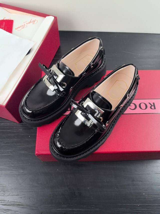 Premium Edition | RV's new loafers feature a retro-modern design inspired by Rog Premium Edition | RV's new loafers feature a retro-modern design inspired by Rog