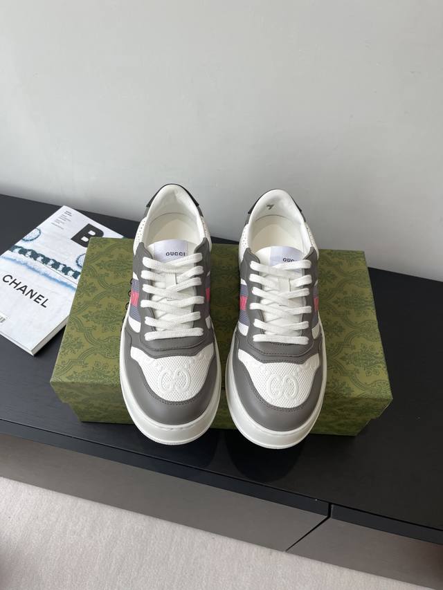 Women's and Men's 420 Gucci new white shoes are incredibly stylish and comforta