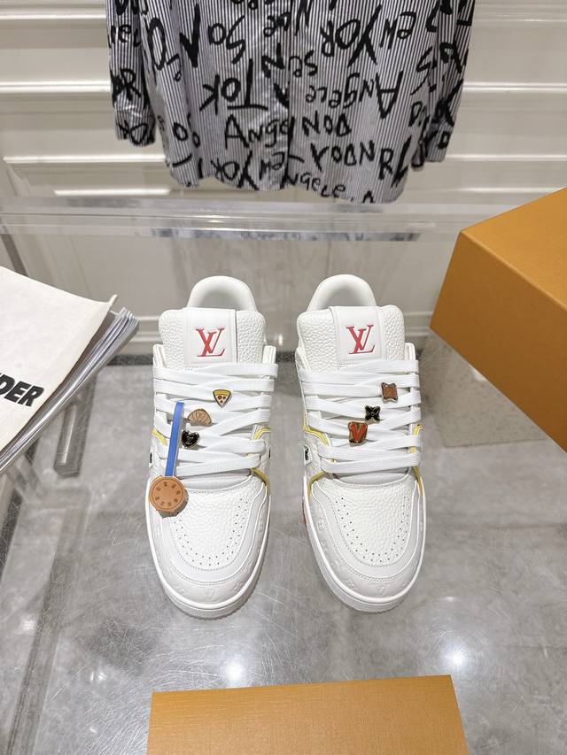 Factory-fitted, picture-matched, cruise-exclusive edition. Lv Tarine, a Louis V