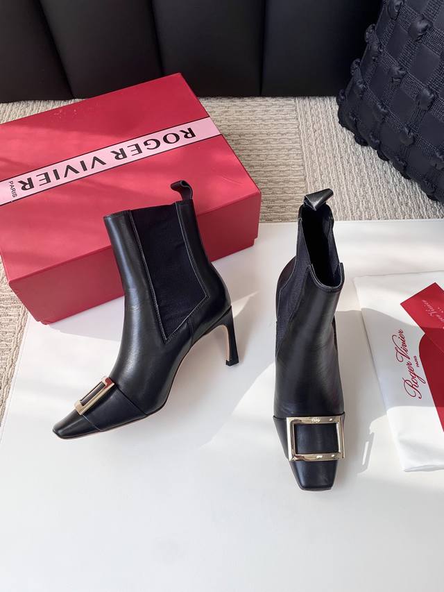 Roger Vivie* Classic square buckle Chelsea high-heeled ankle boots . Good produ