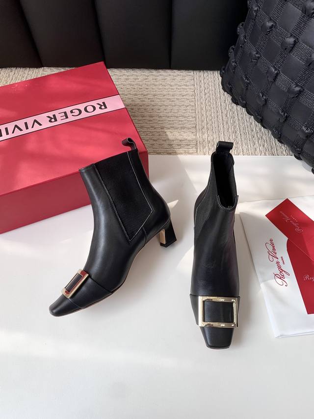 Roger Vivie* Classic square buckle Chelsea chunky heel short boots Good product,