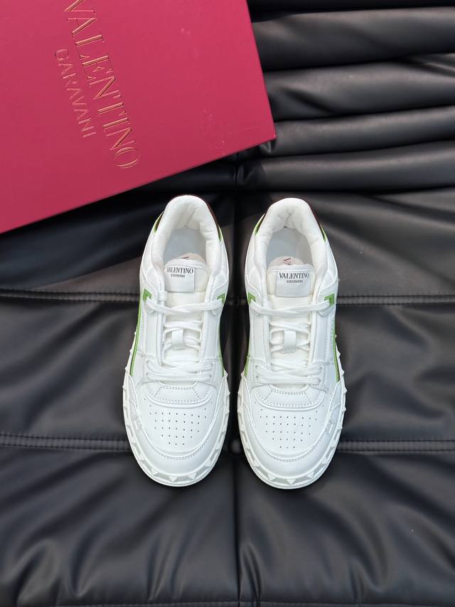 Regular version, 360 high-end version Valentin* Valentin low-top calfskin sneake