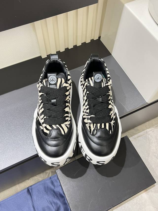 New Versac* from the official website. 1:1 replica upper with imported cowhide