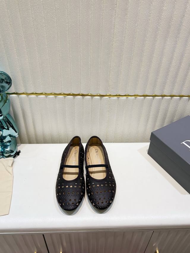 Factory price p Dior ballet flats, made of top-grain cowhide with digital perfo