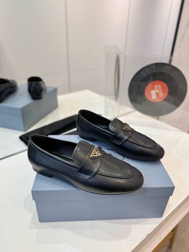 Factory price, top-tier purchasing version Prada's new runway model with a meta