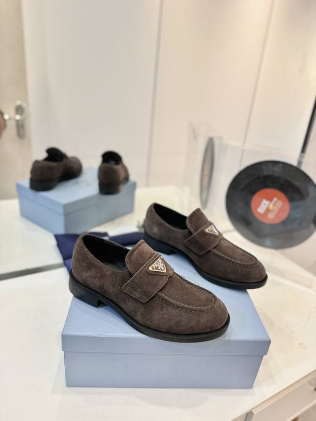 Factory p price top version Prada The latest Prada suede loafer, this one is rea