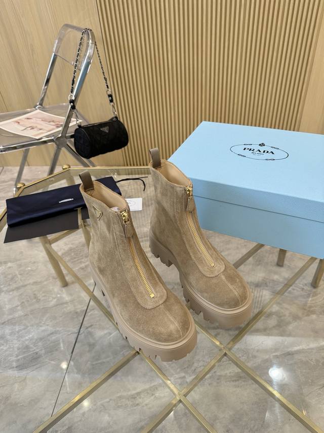 Top-of-the-line version prad* Prada's 2025 Fall/Winter hit, classic slip-on boot