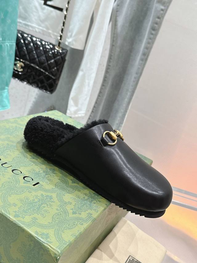 Top-of-the-line new horsebit flat slippers, the latest collection features esse