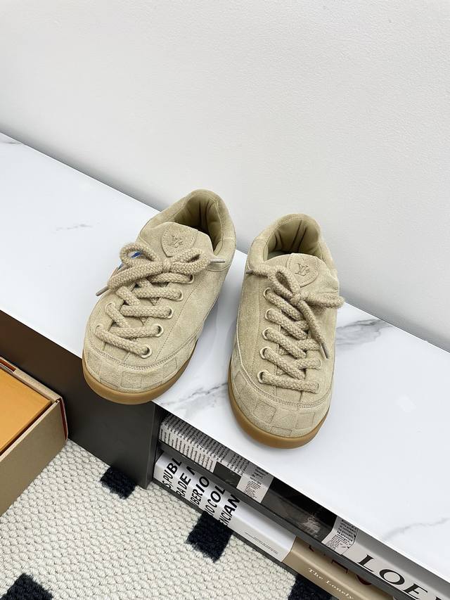 Men's 10 Autumn and Winter Series | New height-increasing thick-soled sneakers,