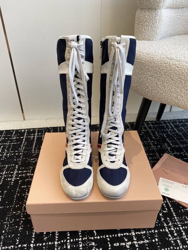 Miu Miu 25Ss Spring/Summer new runway show: Miu Miu Dexun casual boots . The sh