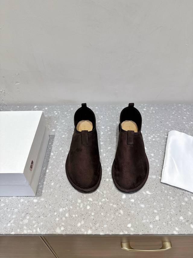 The Row, a niche fashion brand, 25Ss, new autumn and winter minimalist suede sli