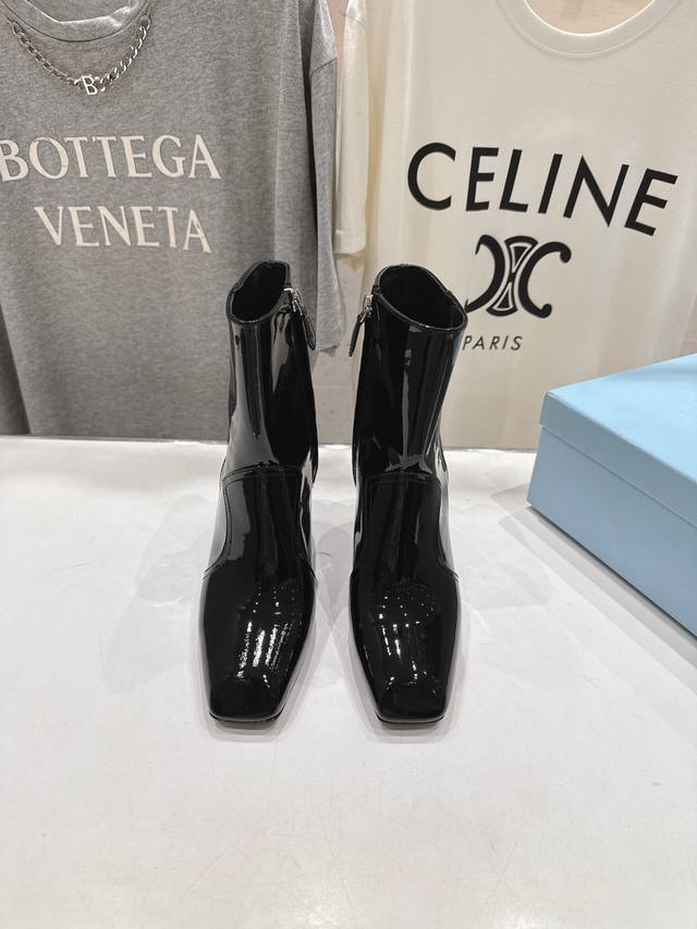 High-quality factory-released Prada F025 2025Ss Fall/Winter new arrival, triang