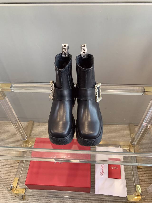 Factory price p Roger Vivie* new thick-soled diamond buckle ankle boots, classi