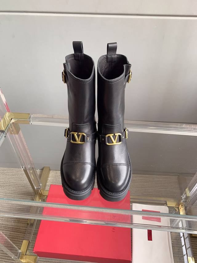 Factory price p Valentino*s new rivet motorcycle boots with classic V-buckle de