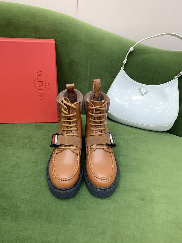 Factory price p Valentin* new buckle motorcycle boots with a tough, handsome, c