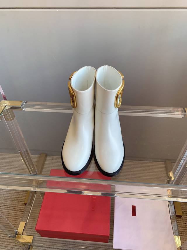 Short boots and long boots Valentin* classic large V buckle autumn and winter b