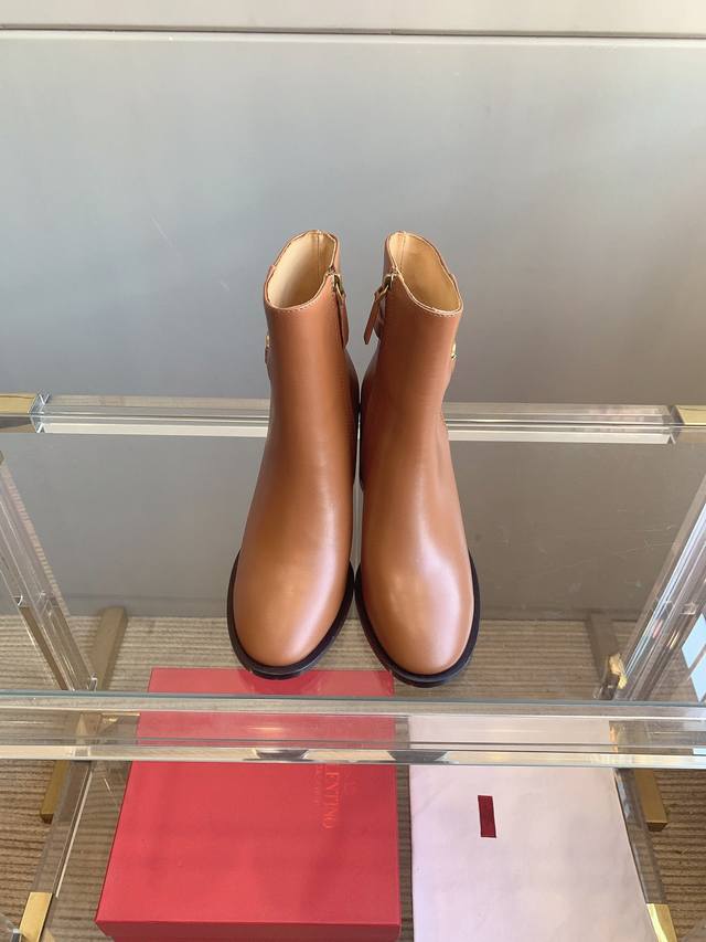 Ankle boots and long boots Valentin*'s new thick high-heeled long leather boots