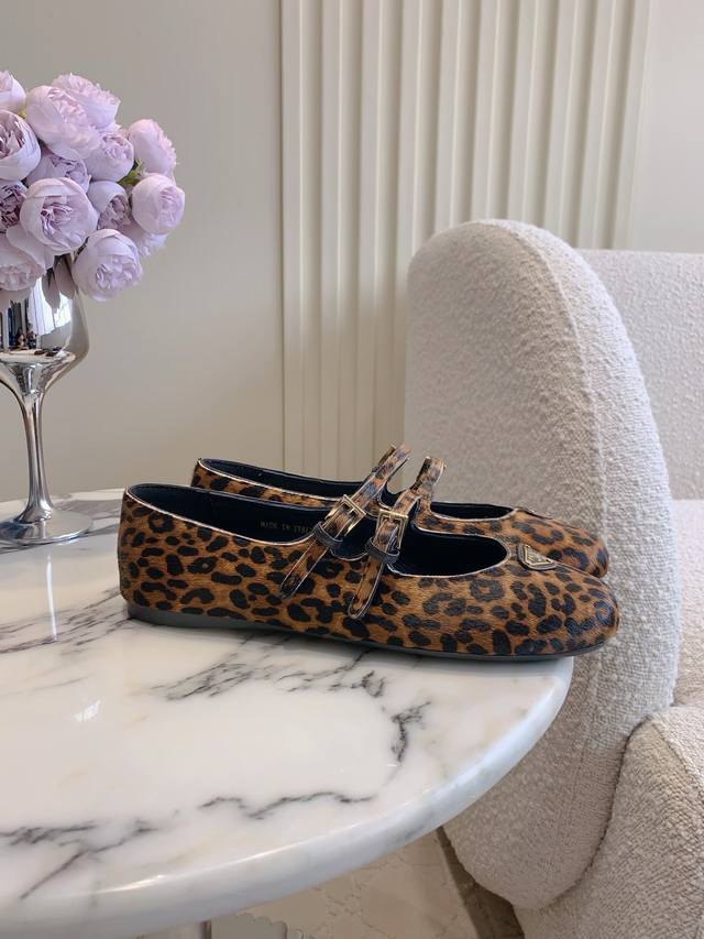 Factory price p prad* New triangle-label Mary Jane flats, soft and breathable,