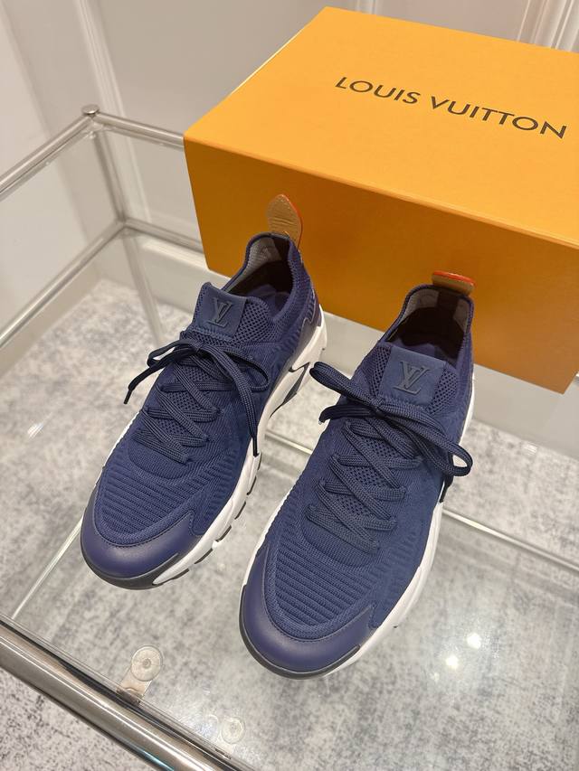 Purchasing-level Lv Louis Vuitton Runner Tatic sneakers with mesh and flying we