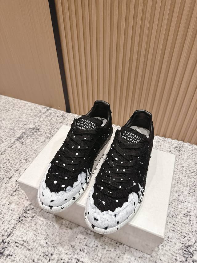 Top-of-the-line version: Women's and Men's 260 Maisonmargiela Mm6 German trainin