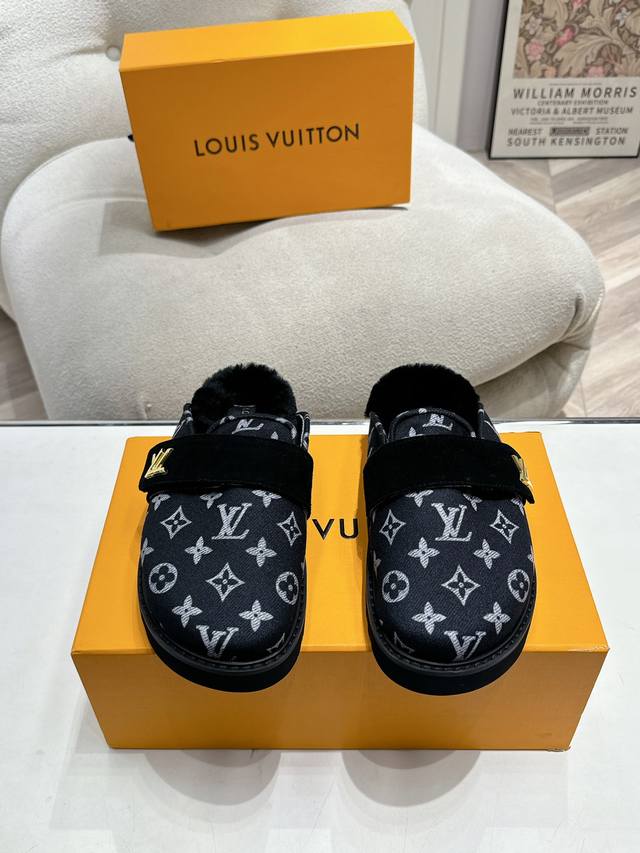 Lv's latest catwalk-style wool slippers are a hot launch. They are very fashiona