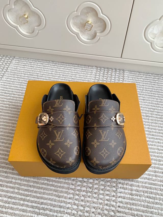 # Lv Cosy Comfort flat sandals for men and women. Top-quality. Made from smooth