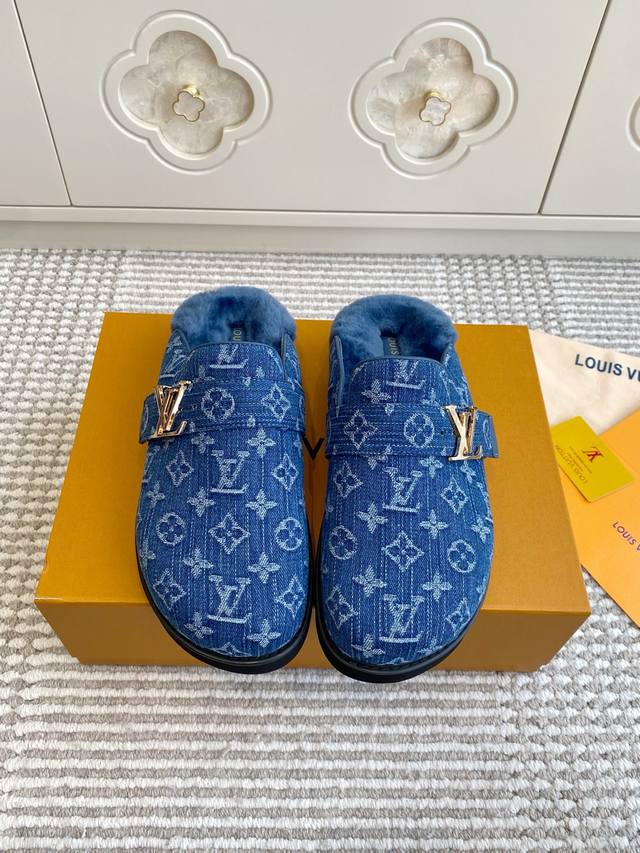 Lot of women's and men's shoes. Lv Cosy Comfort flat sandals, a couple's style,