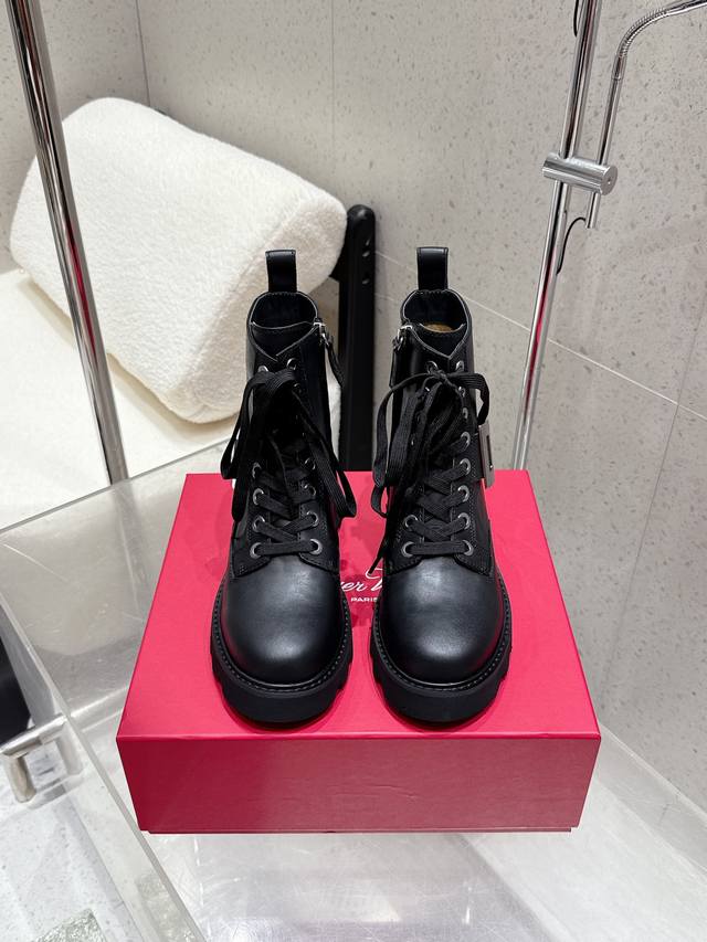 Premium Edition Roger Vivier's new autumn/winter women's square-buckle mid-calf