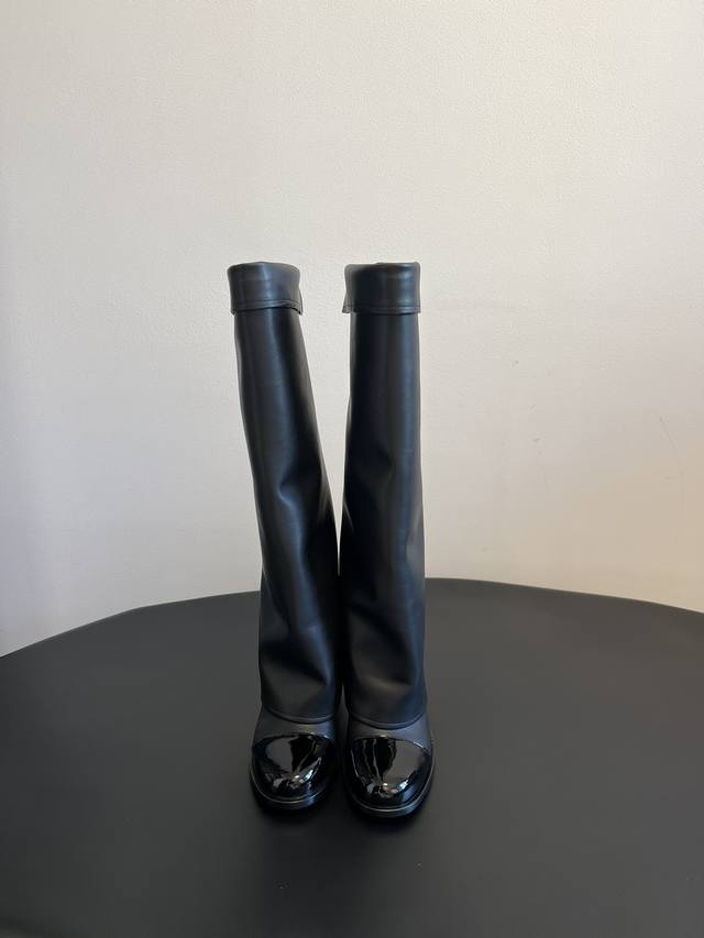 Chanel Xiaoxiang 24 top version round toe thick heel trouser boots are so beauti