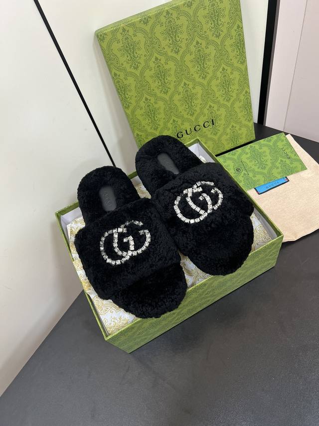 Gucci's latest 24-inch rhinestone wool slippers. Made from A-grade wool imported