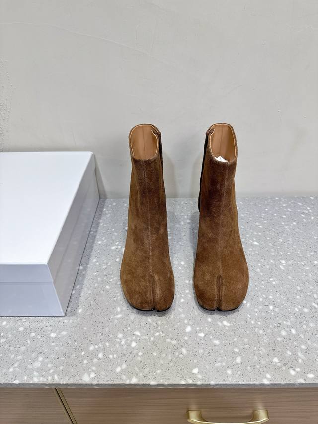 Comes with official website synchronized airplane box packaging Maisonmargiela