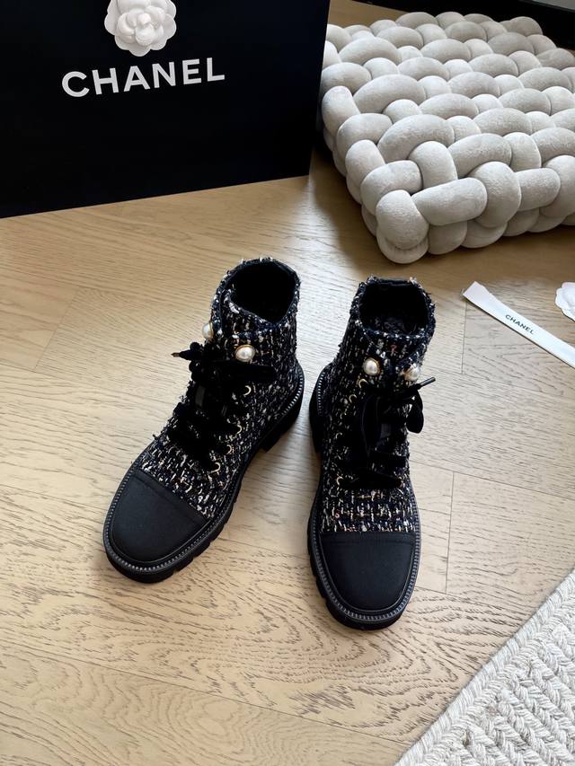 Chanel 25K new Martin ankle boots are now on sale! Top-of-the-line version with