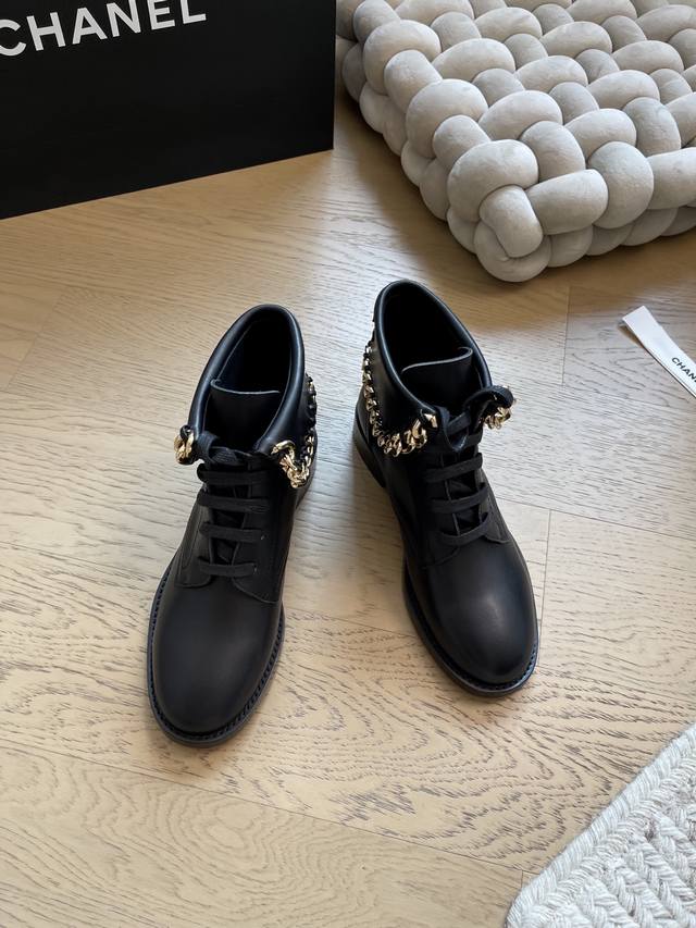 Chanel 25K new suede chain ankle boots for fall and winter! Top-tier version! Pr