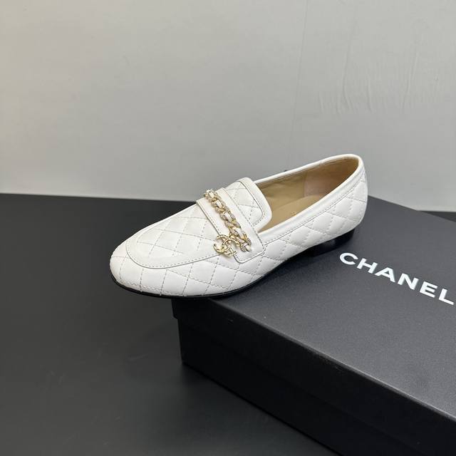 2025 Spring New Chanel Diamond Chain Embroidered Loafers, perfect for year-round