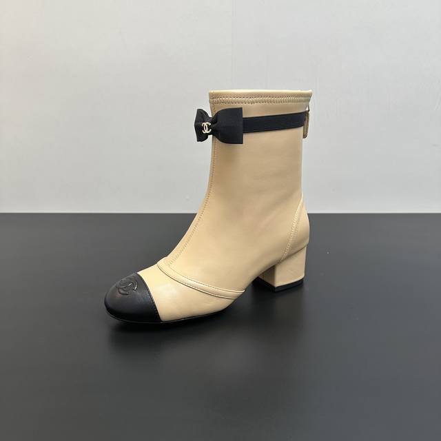 Chanel official Chanel new style, simple and elegant, rear zipper bow decorated