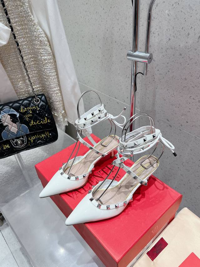 Valentino 25Ss new single shoes, high heels and thick-heeled sandals have become