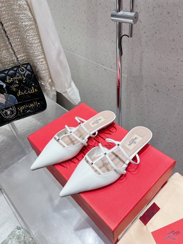 Valentino 25Ss new single shoes, high heels and thick-heeled sandals have become