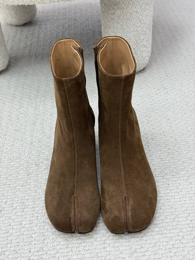 Dongguan-produced Maison Margiela Margiela Autumn/Winter 25 New Arrivals * * Sup