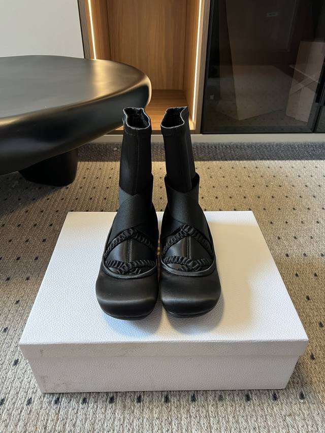 Top quality Dio* new ballet flats are super elegant! I'm crazy about these forge