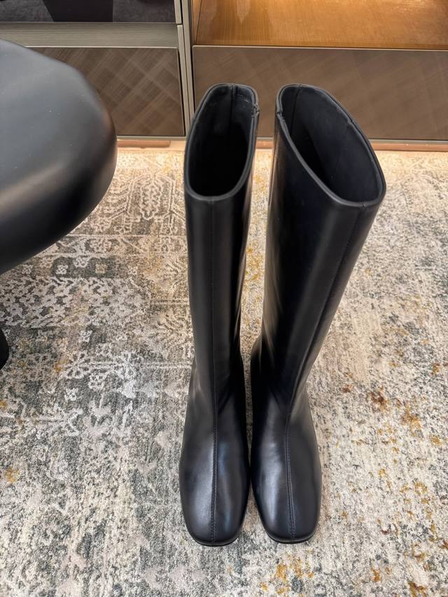 New arrival for autumn and winter Fabric: waxed leather Lining: cowhide Sole: r