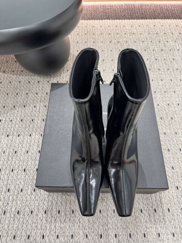 New arrival for autumn and winter Fabric: open edge beads Sheepskin lining Cowh