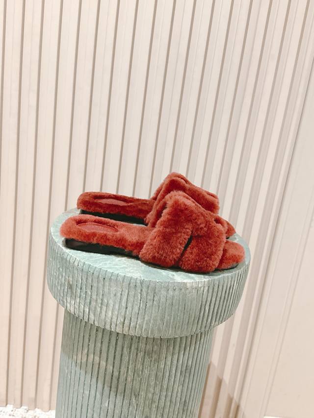 Top version;: : Hermes Oran fur slippersClassic sheepskin fur slippers, gentle t