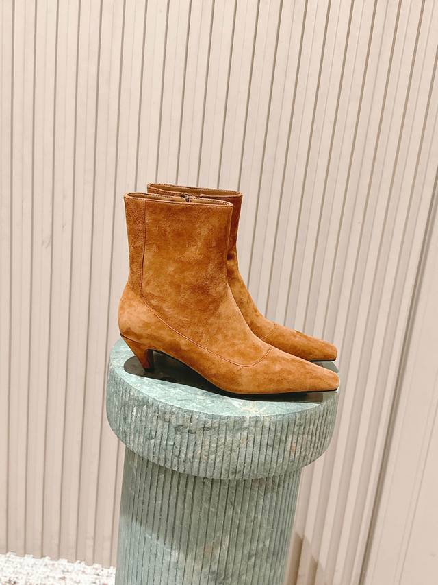 Top version: :Stellamccartney new ankle bootsSmall wine glass heel with small s