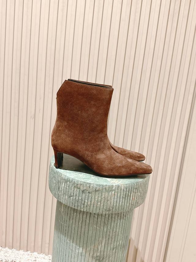 Top version: :Khaite 25 new autumn and winter ankle boots Small square toe and