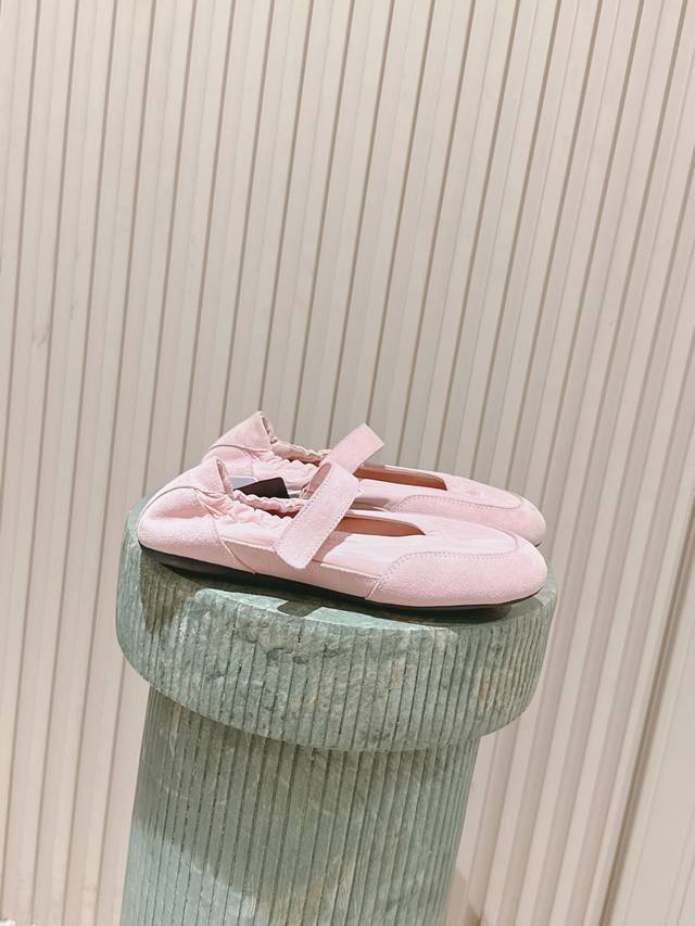 Premium Edition: :prada Thin-Sole Collapse with Metal Toe These lightweight and