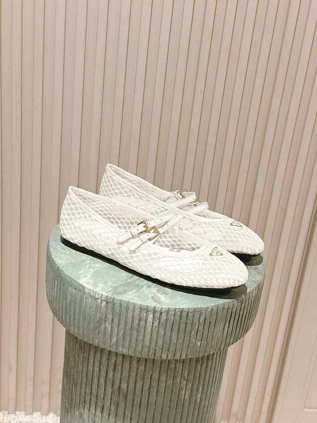 Top Edition: Comes with a customizable box: Upgraded to the purchasing agent le