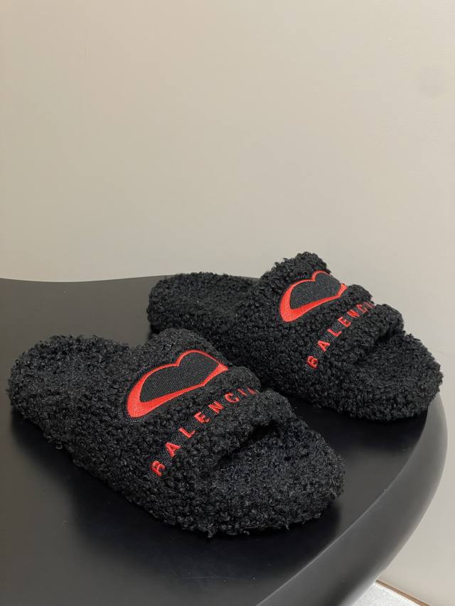 25S New Fall/Winter Balenciaga Qixi Festival Limited Edition Collection Letter E