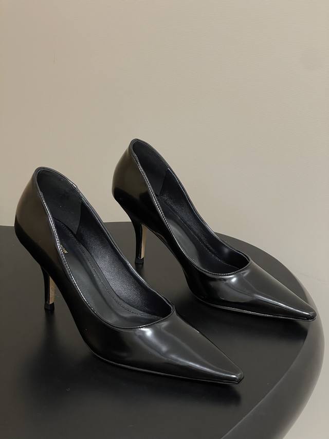 The Row 25 Early Fall New Tr Minimalist Kitten Heel Single Shoes I fell in love
