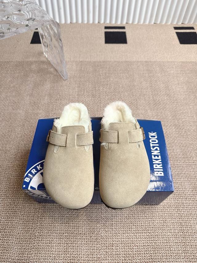 Birkenstock Birkenstock closed toe fur shoes Birkenstock shoes are really my fav